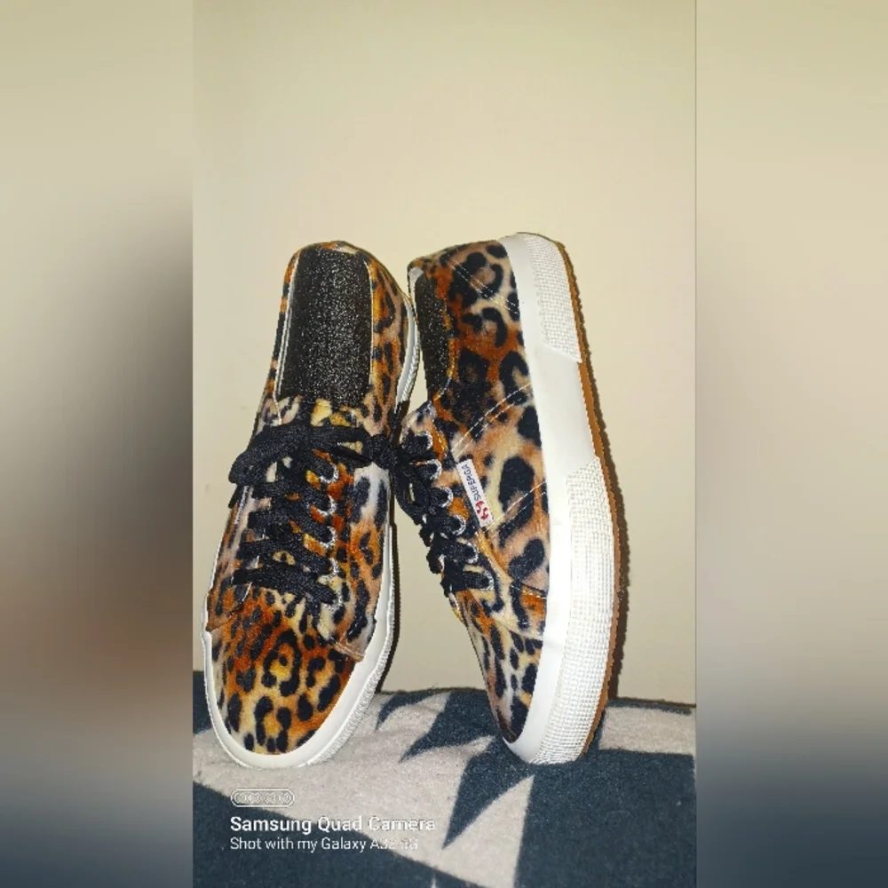 SUPERGA - Picture 1 of 4